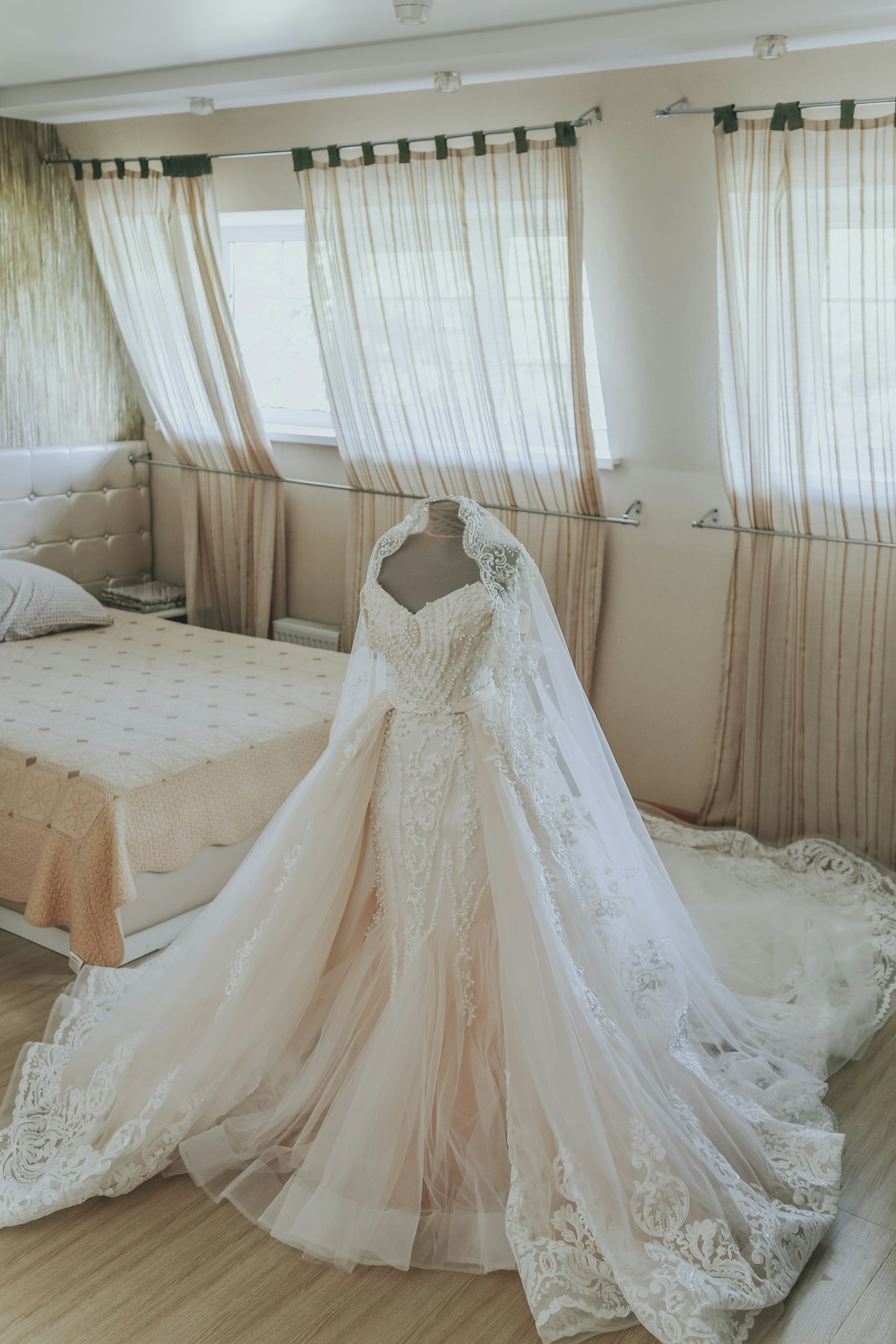 Bridal sash belt with pearls